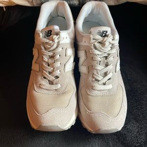 New Balance 574 men’s Sz 7.5 women’s Sz 9